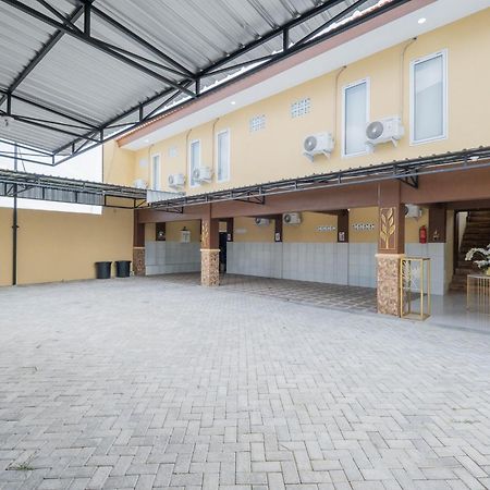 Reddoorz Syariah Near Rsud Dr Iskak Tulungagung Hotel Kedungwaru Kültér fotó
