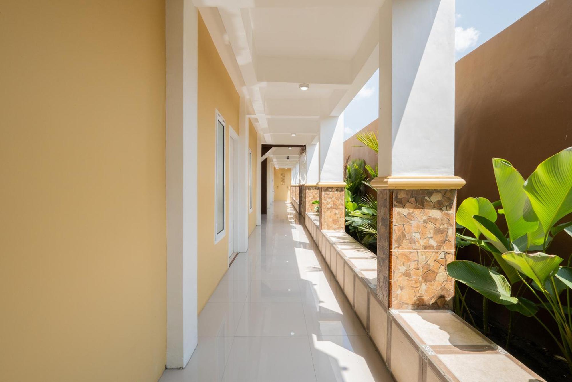 Reddoorz Syariah Near Rsud Dr Iskak Tulungagung Hotel Kedungwaru Kültér fotó