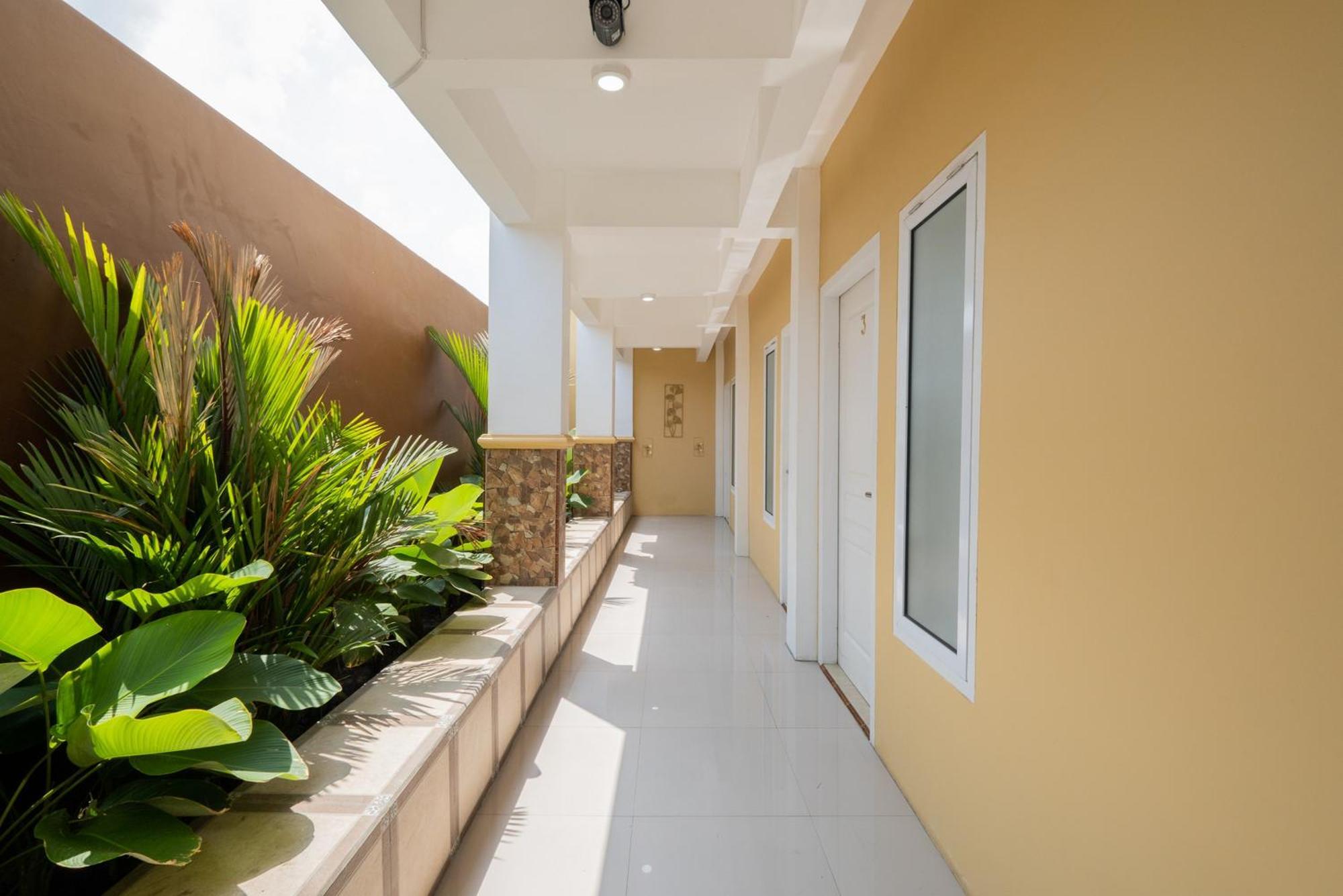 Reddoorz Syariah Near Rsud Dr Iskak Tulungagung Hotel Kedungwaru Kültér fotó