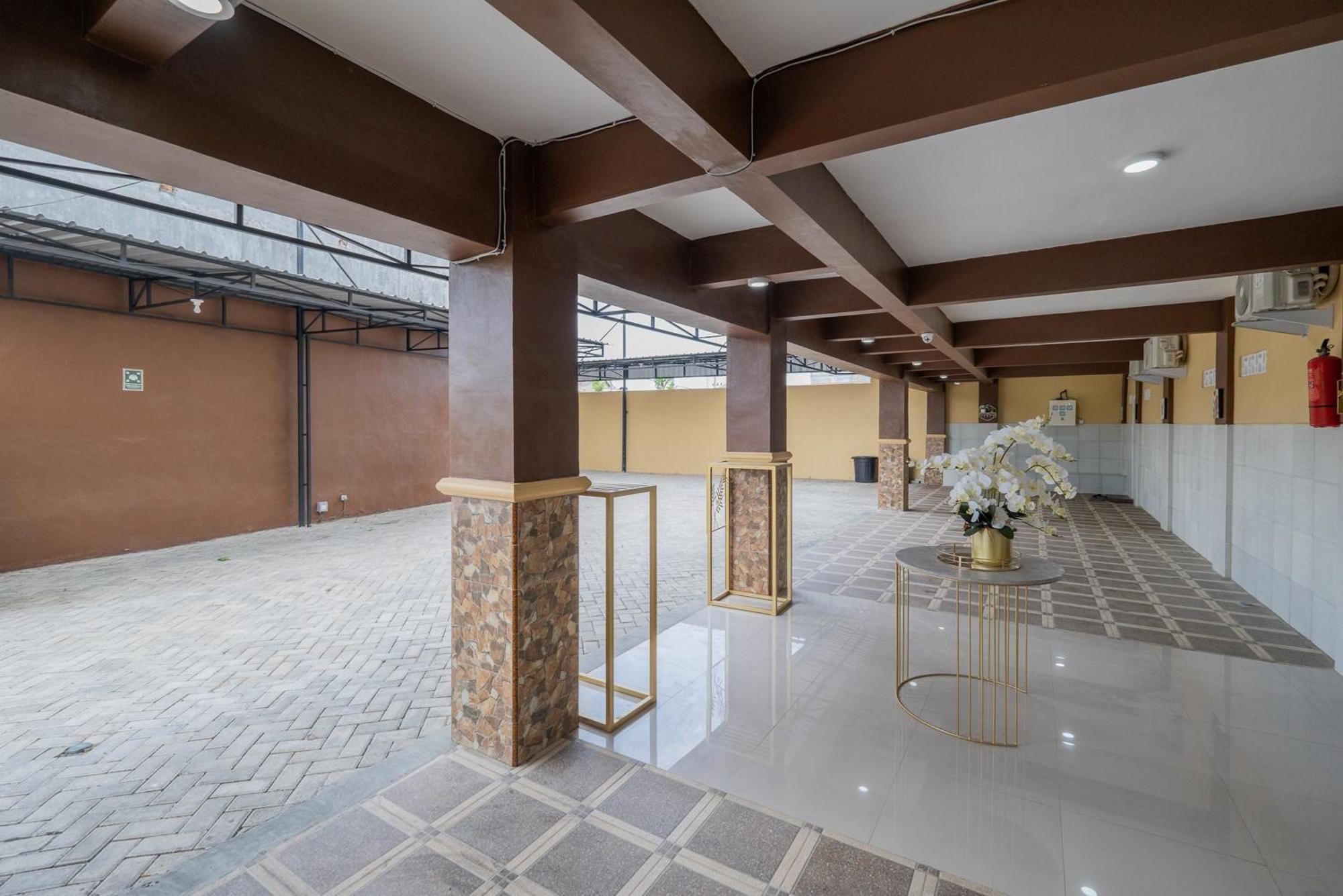 Reddoorz Syariah Near Rsud Dr Iskak Tulungagung Hotel Kedungwaru Kültér fotó