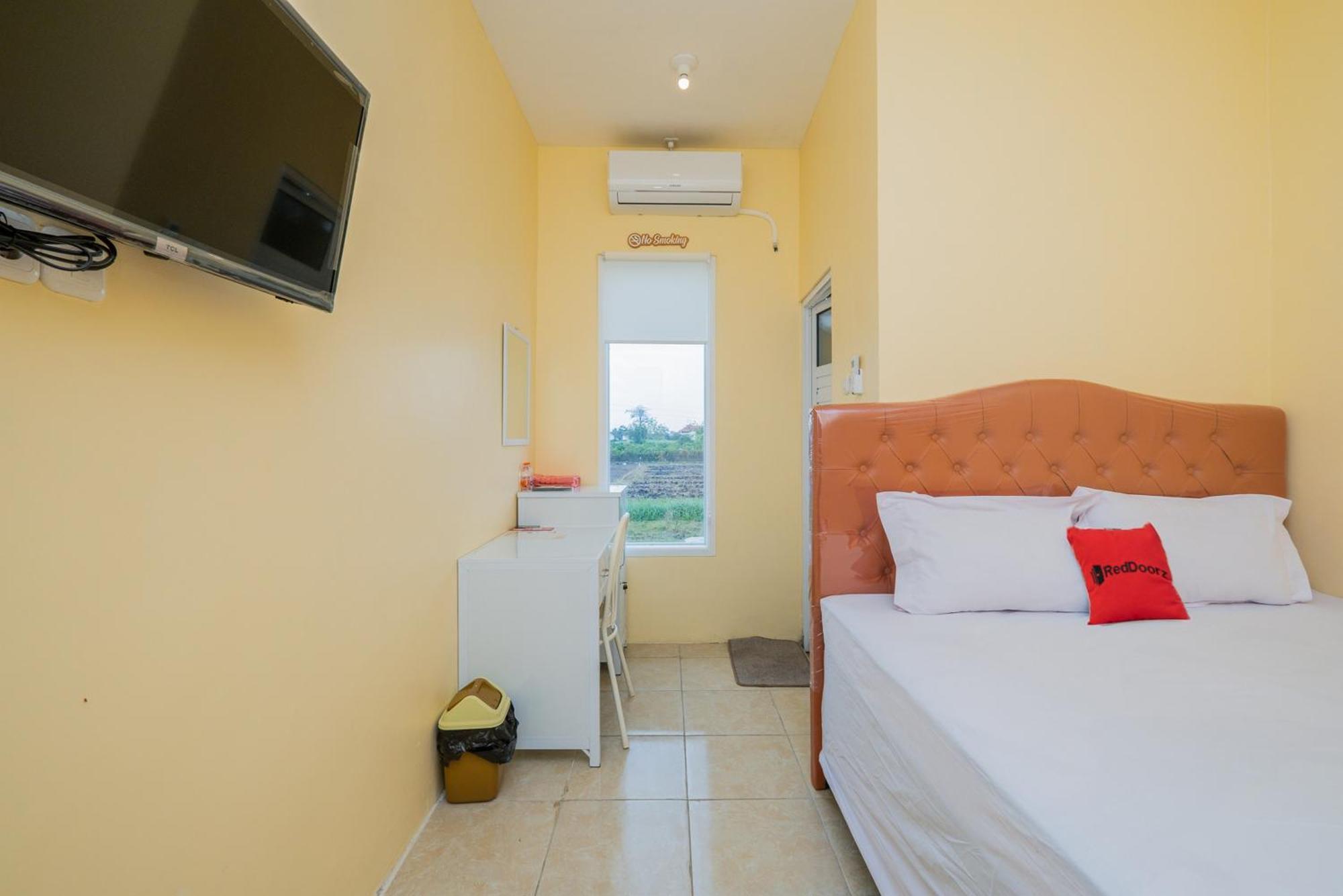 Reddoorz Syariah Near Rsud Dr Iskak Tulungagung Hotel Kedungwaru Kültér fotó